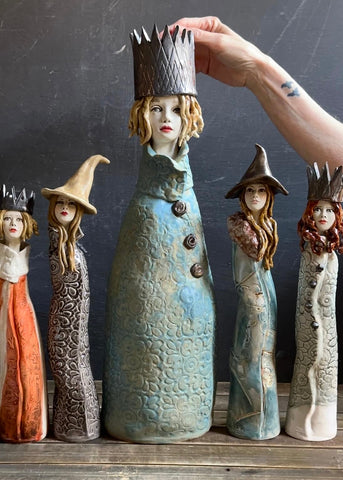 QUEENS AND WITCH SCULPTURES