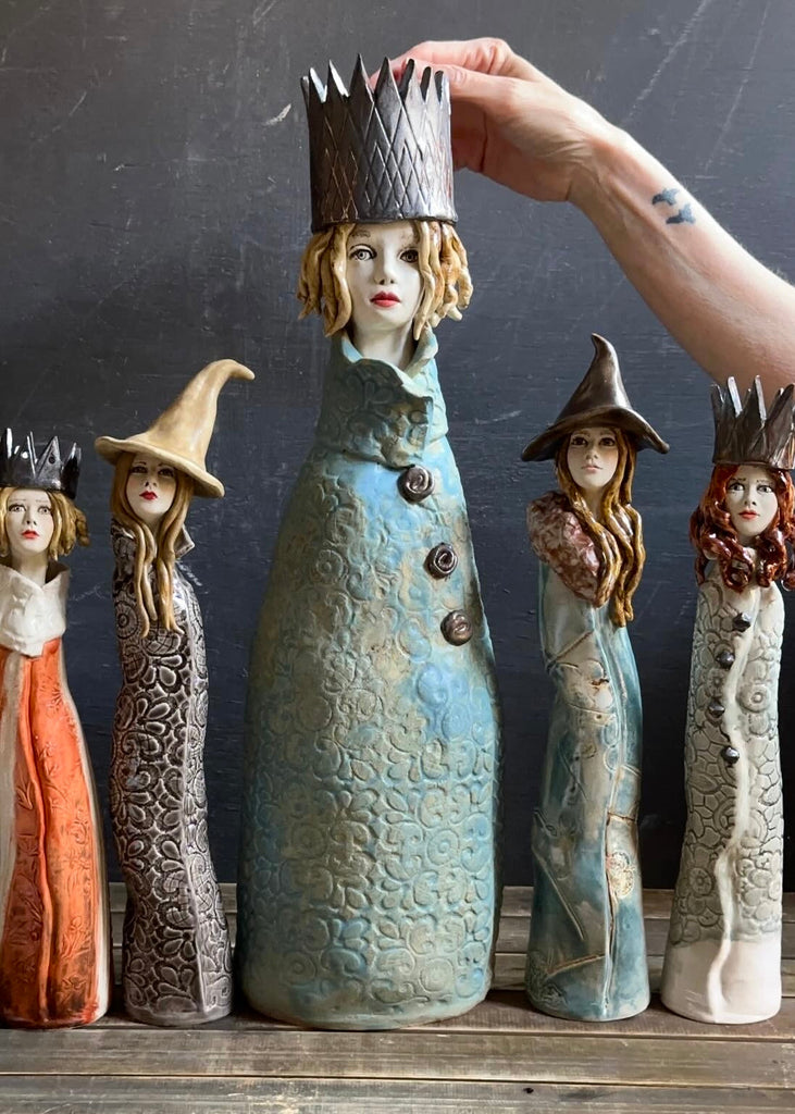 QUEENS AND WITCH SCULPTURES