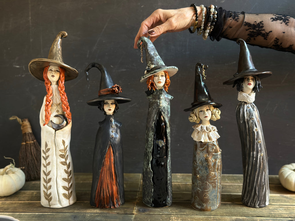 QUEENS & WITCHES